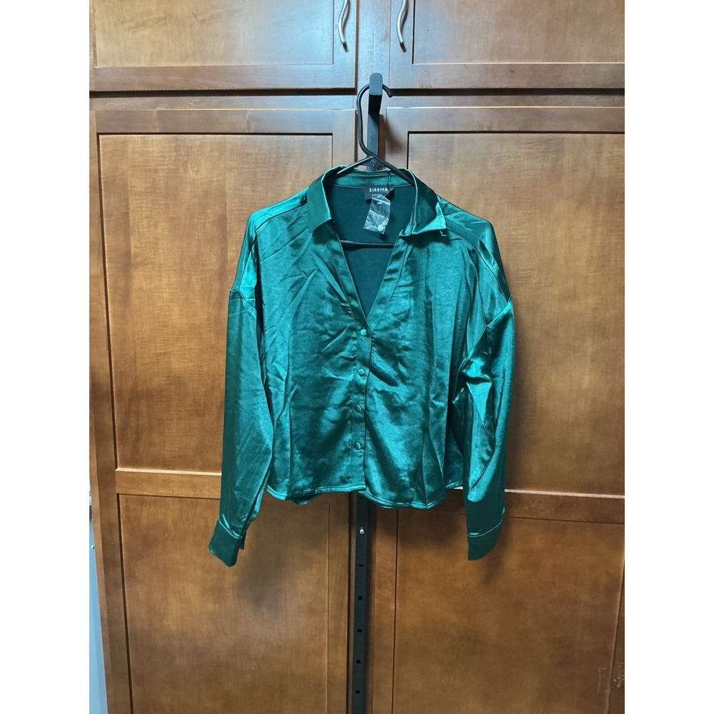 Sirena Emerald Green Satin Blouse M Long Sleeve Button Front Collared NWT